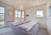 Charmerende feriehus med spabad og smuk udsigt til hav og fjord (billede 13)