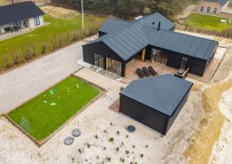 Unikt og lækkert aktivitetshus med udespa og sauna i Søndervig. Kat. nr.:  i6726, Harbo Stages Vej 17;