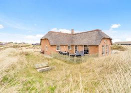 Kvalitets sommerhus med to badeværelser og rolig beliggenhed