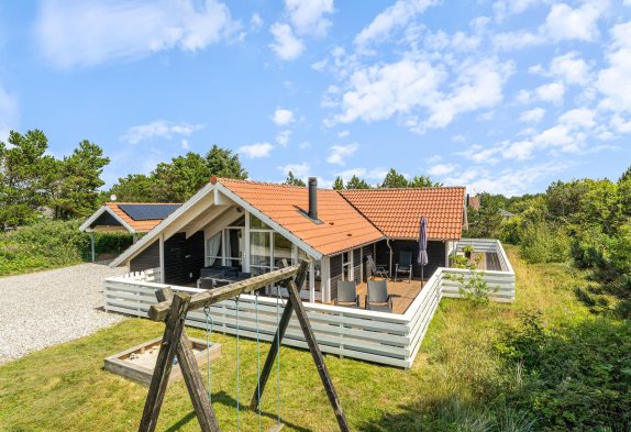Dejligt og velholdt feriehus med skøn stor terrasse