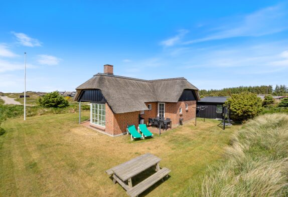 Moderniesiertes Ferienhaus, 1 Hund, nur 650 Meter zum Strand