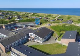 Indbydende ferielejlighed – 150 m fra havet