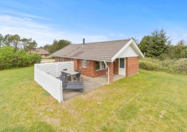 Helles Ferienhaus in Søndervig für 5 Personen und 1 Hund