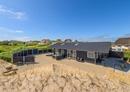 Lækkert sommerhus i Søndervig med sauna og boblebad