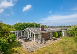 Klassisches Ferienhaus mit Sauna und geschlossener Terrasse