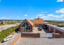 Großes Ferienhaus für 10 Personen und Aussenwhirlpool