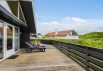 Velholdt sommerhus med skøn terrasse tæt på klitter (billede 34)