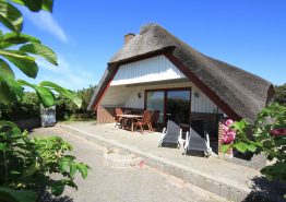 Hyggeligt sommerhus med brændeovn og egen petanquebane