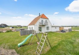 Modernes Ferienhaus, dicht am Zentrum Søndervigs