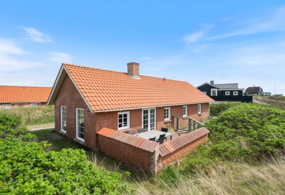 Modern, gut ausgestattetes Ferienhaus nur 175 Meter vom Strand