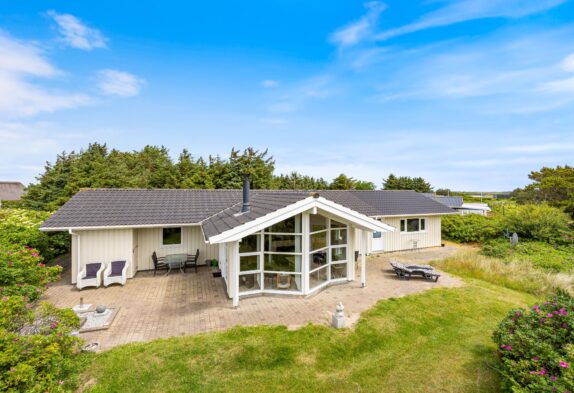 Helles Ferienhaus mit  Whirlpool und Sauna 600 m zum Strand