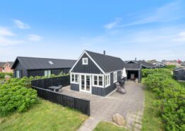 Schönes Ferienhaus dicht am Strand und Zentrum in Søndervig