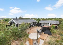 Schönes Ferienhaus mit Badetonne für 6 Personen und 1 Hund