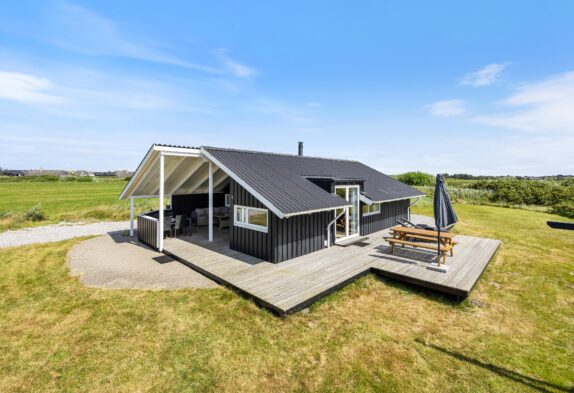 Schönes Ferienhaus 500 m vom Strand mit Sauna und Whirlpool