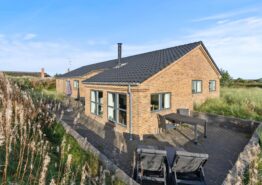 Stort sommerhus med spabad og sauna i Søndervig