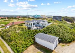 Flot, strandnært feriehus med panoramaudsigt over Søndervig
