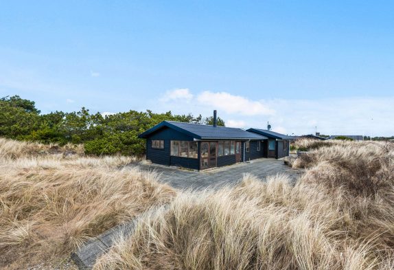 Hyggeligt sommerhus i Søndervig med sauna og egen shelterplads