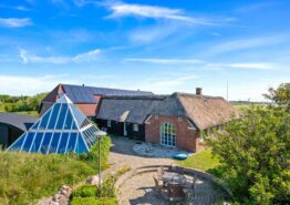 Großes Ferienhaus mit 2 separaten Wohnung für 18 Personen