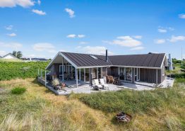 Strandnahes Ferienhaus mit Sauna & Whirlpool