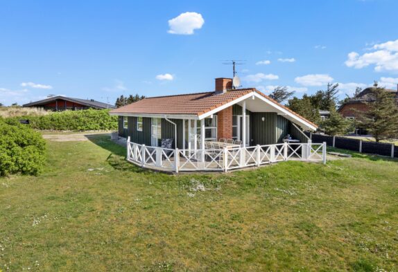 Idyllisches Sommerhaus mit Kamin in Søndervig – 500 m Strand