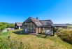 Stråtægt idyl med solterrasse og skøn udestue (billede 2)